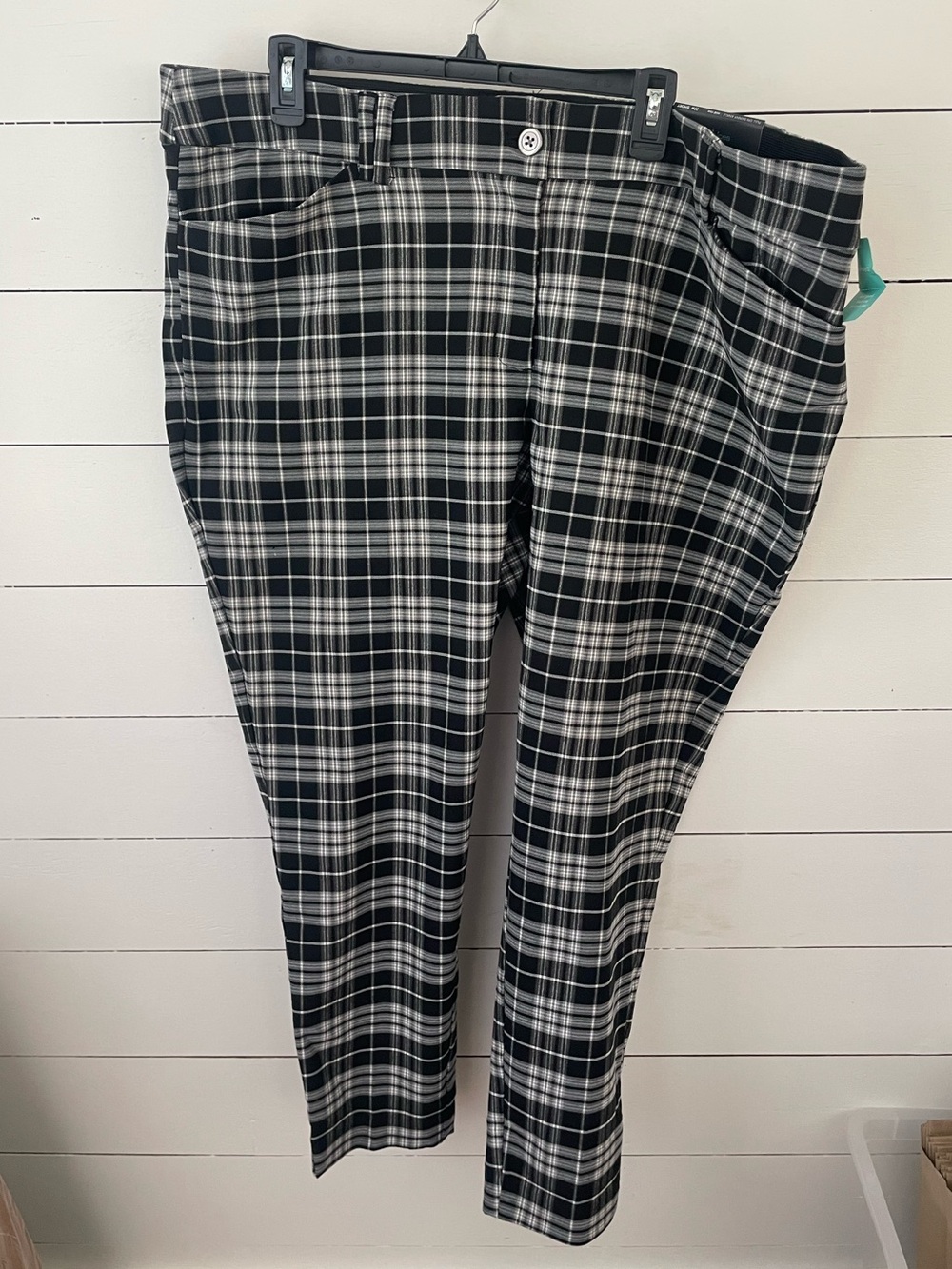Maurice’s 22W Short Mid-rise Pull-On Skinny Ankle